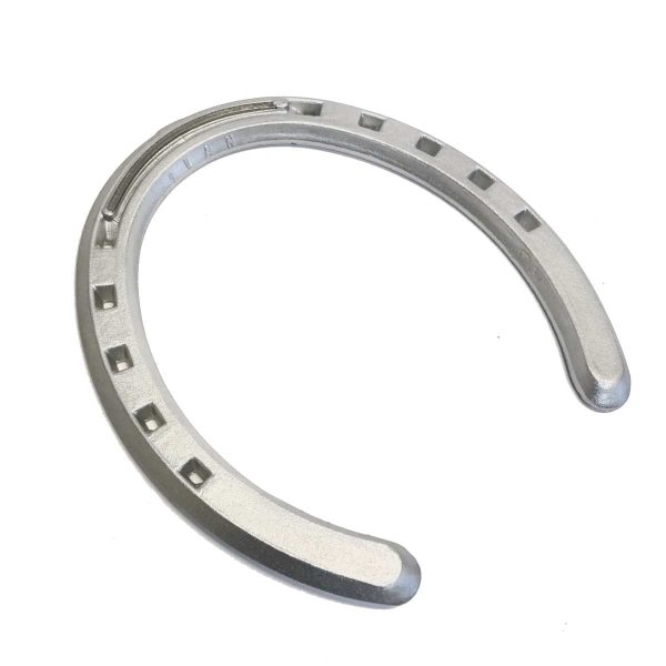 Køb Galopsko & Travsko til heste. Vi har alt i hestesko hos Smedjeriet